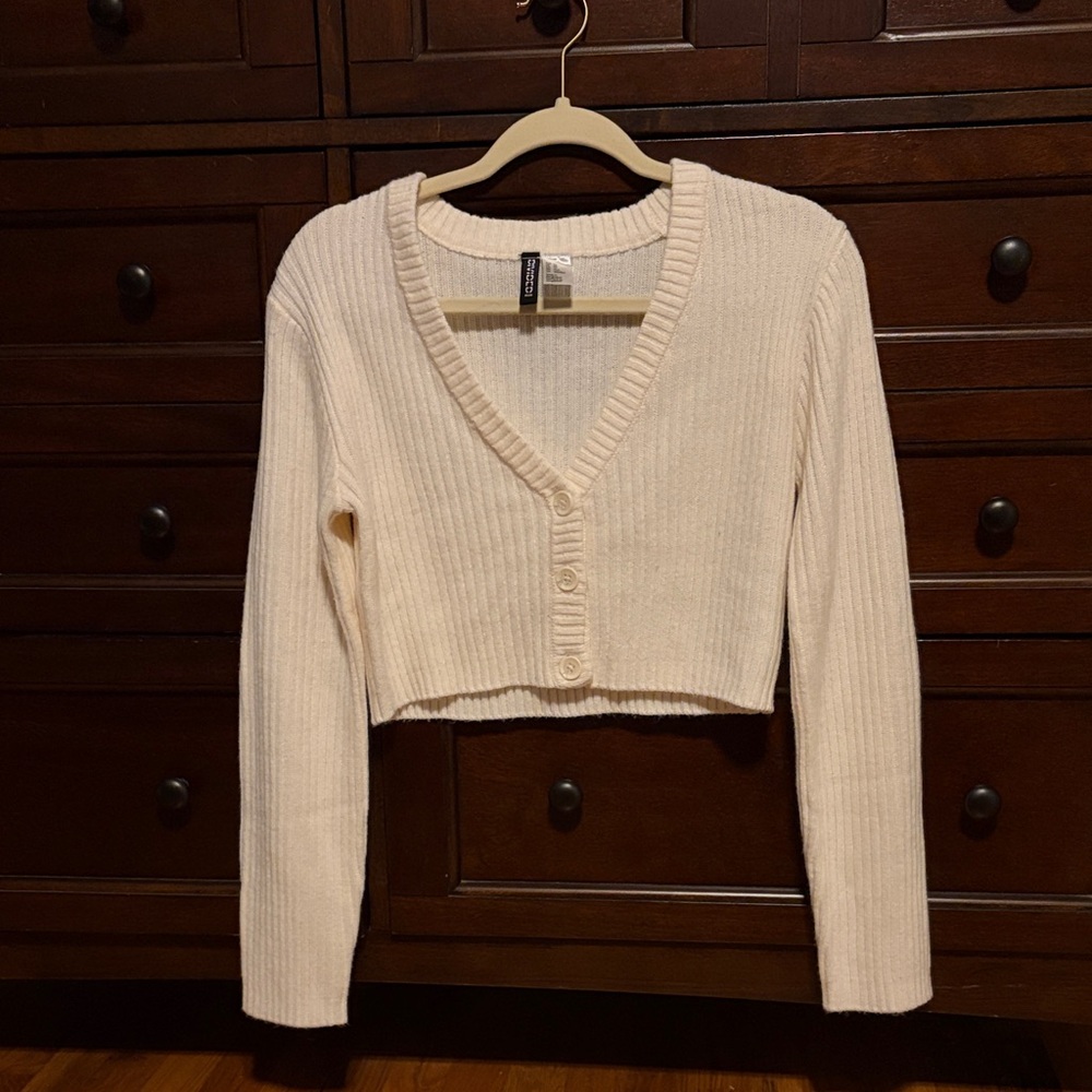 Divided Cream V-Neck Sweater